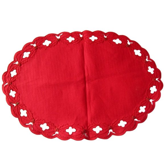 Vintage Embroidered Cutwork Holly Red Christmas Placemats A Set of Four EUC - Picture 8 of 11